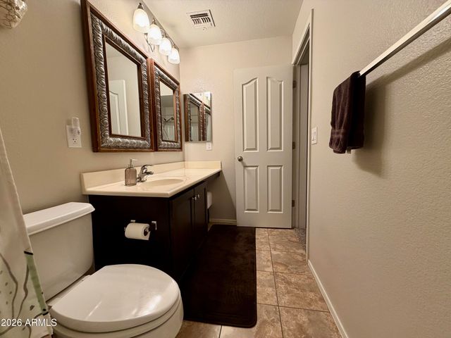 3060 E DUNBAR Drive, Phoenix, AZ 85042