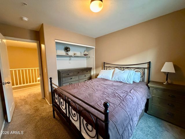 3060 E DUNBAR Drive, Phoenix, AZ 85042