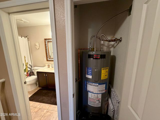 3060 E DUNBAR Drive, Phoenix, AZ 85042