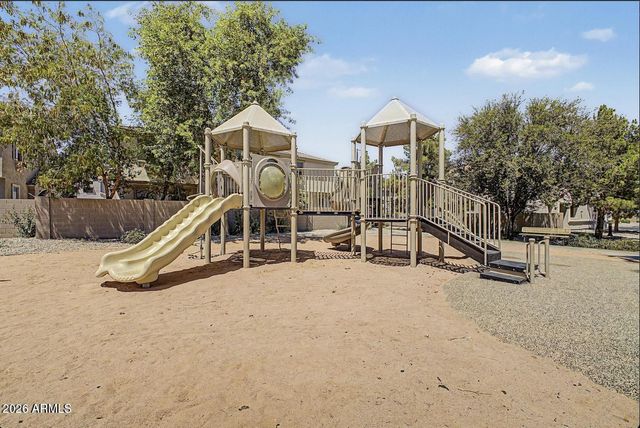 3060 E DUNBAR Drive, Phoenix, AZ 85042