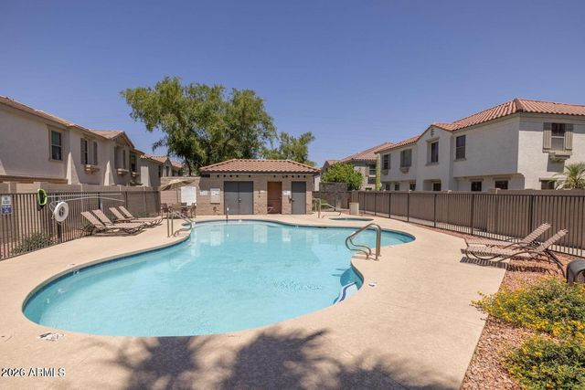 3060 E DUNBAR Drive, Phoenix, AZ 85042
