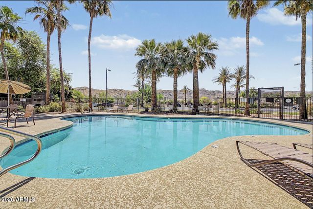 3060 E DUNBAR Drive, Phoenix, AZ 85042
