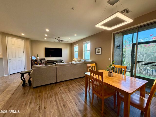 3060 E DUNBAR Drive, Phoenix, AZ 85042