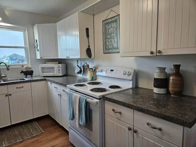 16634 Basin, Jamaica Beach, TX 77554