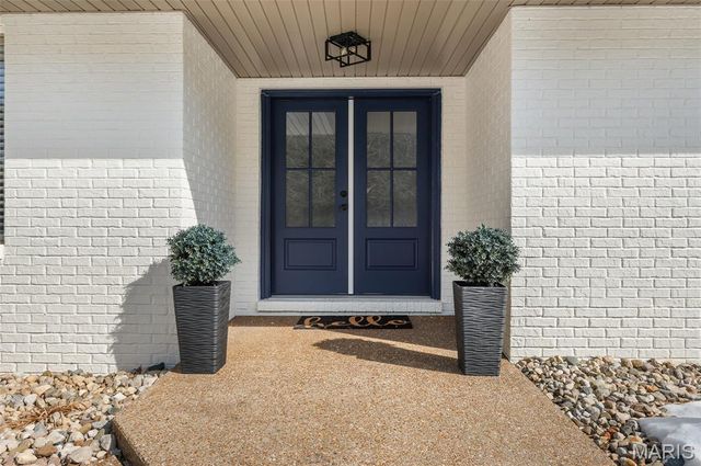 2100 Marine Road, Highland, IL 62249