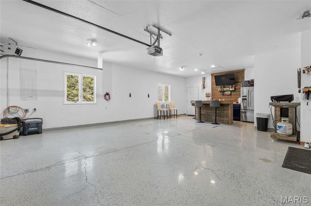 2100 Marine Road, Highland, IL 62249