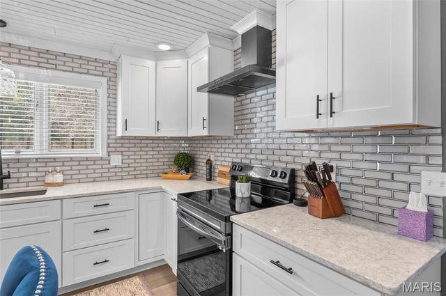 2100 Marine Road, Highland, IL 62249