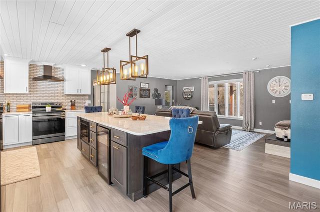 2100 Marine Road, Highland, IL 62249