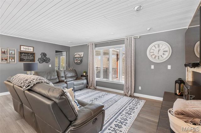 2100 Marine Road, Highland, IL 62249