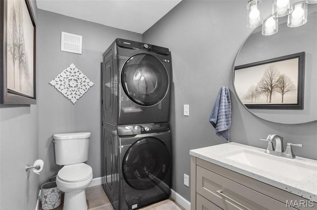 2100 Marine Road, Highland, IL 62249