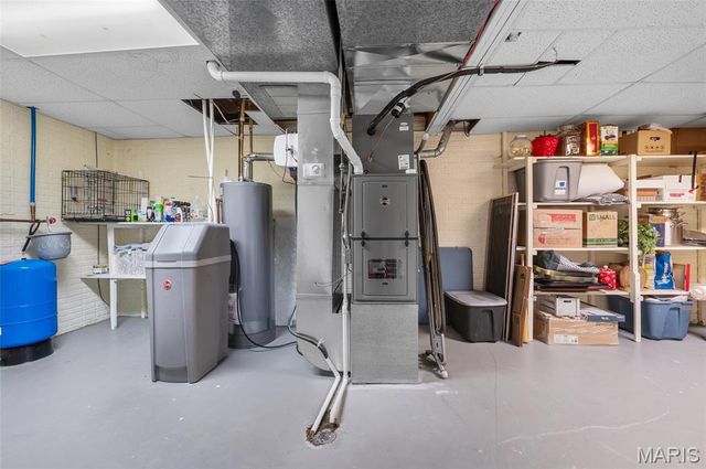 2100 Marine Road, Highland, IL 62249