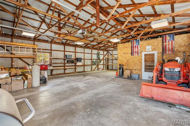 2100 Marine Road, Highland, IL 62249