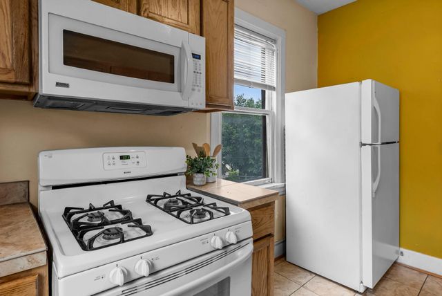 102 Western Avenue N 4, Saint Paul, MN 55102