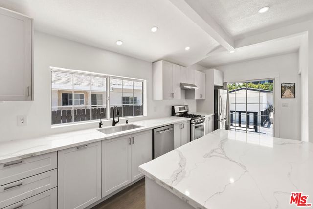 123 N Dillon Street, Los Angeles, CA 90026