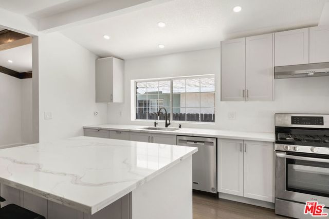 123 N Dillon Street, Los Angeles, CA 90026