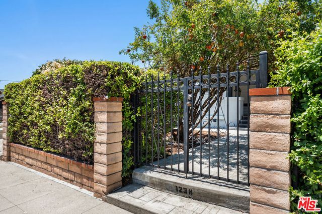 123 N Dillon Street, Los Angeles, CA 90026