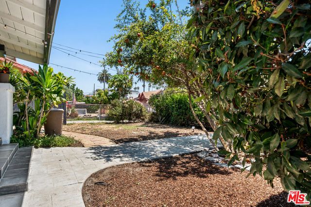 123 N Dillon Street, Los Angeles, CA 90026