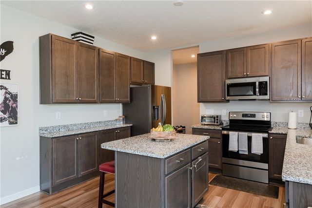 766 Hunters Run Drive, Brookville, OH 45309