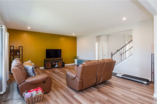 766 Hunters Run Drive, Brookville, OH 45309