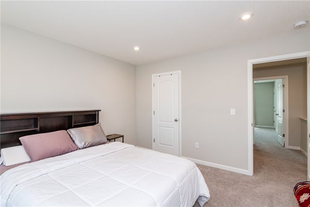 766 Hunters Run Drive, Brookville, OH 45309