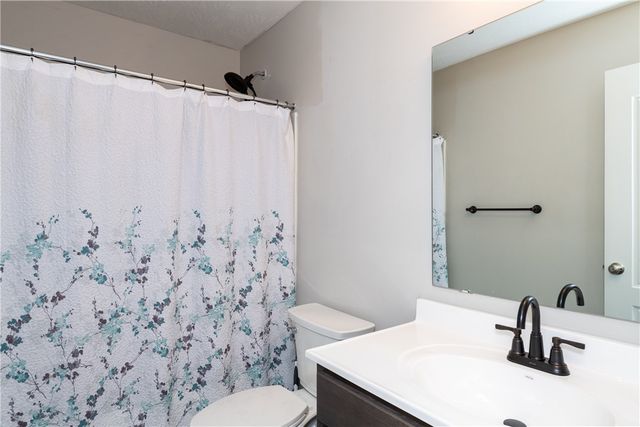 766 Hunters Run Drive, Brookville, OH 45309