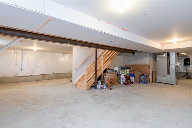 766 Hunters Run Drive, Brookville, OH 45309