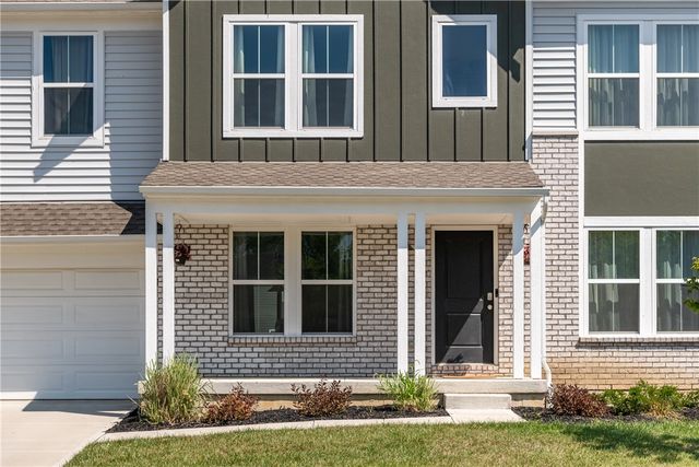 766 Hunters Run Drive, Brookville, OH 45309