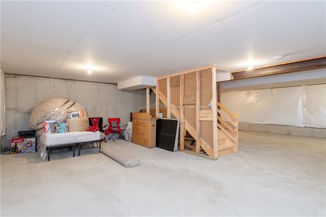 766 Hunters Run Drive, Brookville, OH 45309