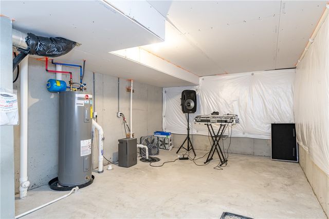 766 Hunters Run Drive, Brookville, OH 45309