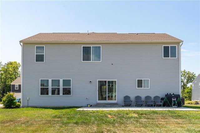 766 Hunters Run Drive, Brookville, OH 45309