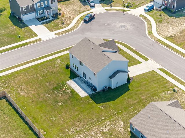 766 Hunters Run Drive, Brookville, OH 45309