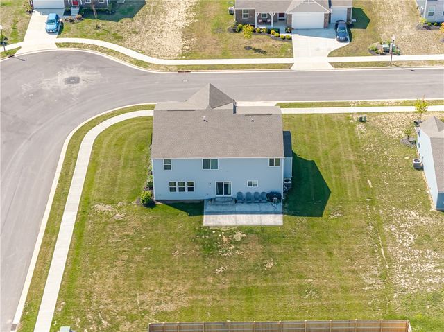 766 Hunters Run Drive, Brookville, OH 45309