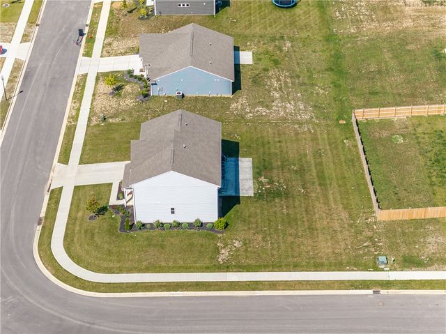 766 Hunters Run Drive, Brookville, OH 45309