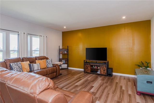 766 Hunters Run Drive, Brookville, OH 45309