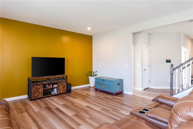 766 Hunters Run Drive, Brookville, OH 45309