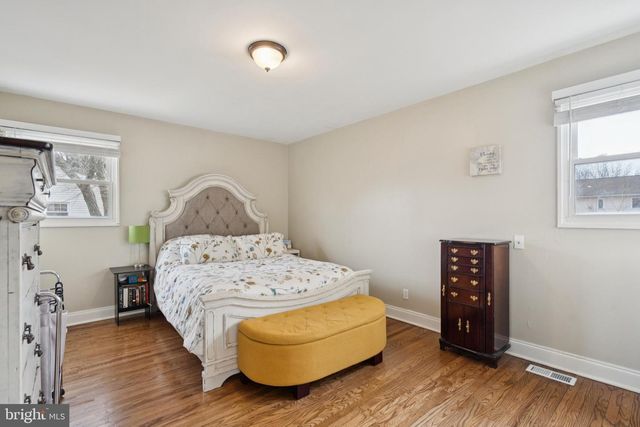 312 BROWNING LN, Cherry Hill, NJ 08003