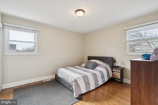 312 BROWNING LN, Cherry Hill, NJ 08003