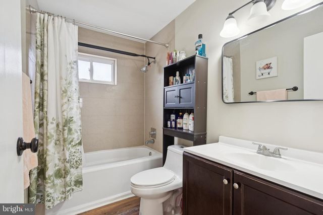 312 BROWNING LN, Cherry Hill, NJ 08003