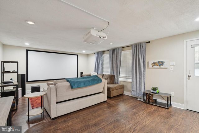 312 BROWNING LN, Cherry Hill, NJ 08003