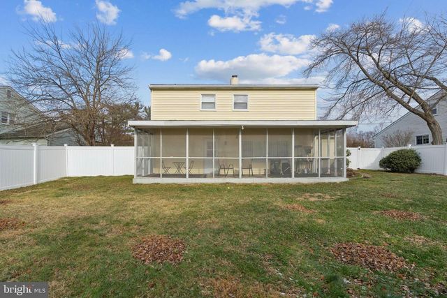 312 BROWNING LN, Cherry Hill, NJ 08003