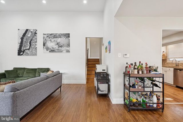 312 BROWNING LN, Cherry Hill, NJ 08003