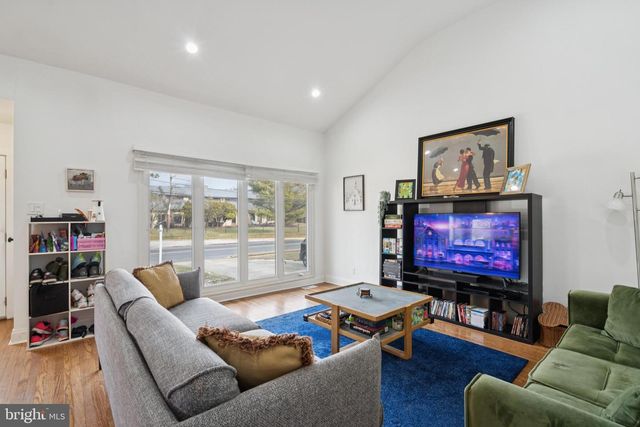 312 BROWNING LN, Cherry Hill, NJ 08003