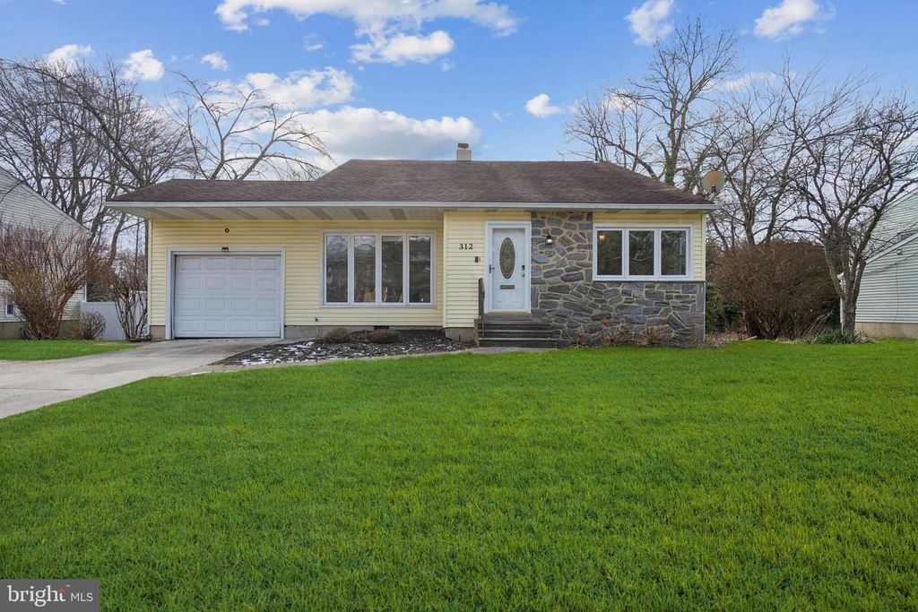 312 BROWNING LN, Cherry Hill, NJ 08003