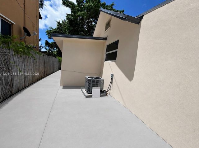 1872 NW 1st St 3, Miami, FL 33125