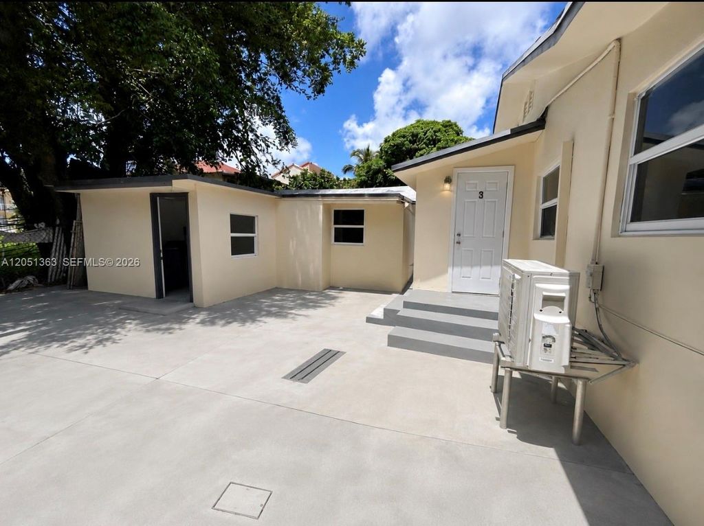 1872 NW 1st St 3, Miami, FL 33125