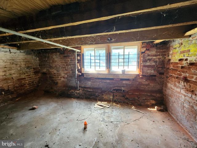 2660 PRESBURY ST, Baltimore, MD 21216