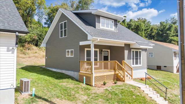 211 Harrison AVE, Roanoke, VA 24016