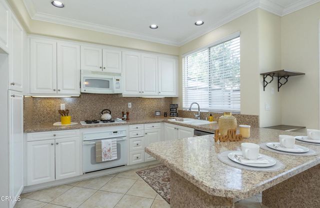 395 Via Cantilena, Camarillo, CA 93012