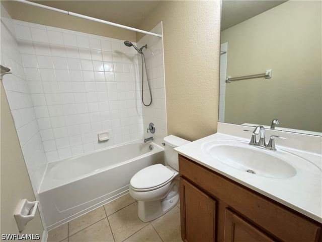 9077 Gervais CIR 904, Naples, FL 34120