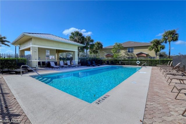 9077 Gervais CIR 904, Naples, FL 34120